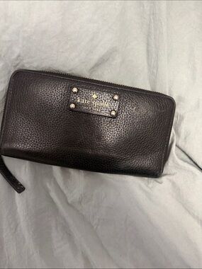 kate spade Black Pebbled Leather Zip Wallet with Gold Logo Plate